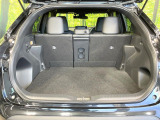 普段のお買い物や通勤、送迎等に十分な荷室スペースを確保しております。セカンドシートを倒すと、大きな荷物の積載も可能です♪