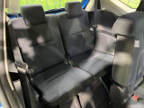 床下収納式のサードシートです。座席部分をコンパクトに収納でき、広大な荷室スペースとしてお使いいただけます!乗車人数や荷物の量など利用シーンに合わせて3列目を有効活用でき、とっても便利♪