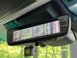 【デジタルインナーミラー】後席の大きな荷物や同乗者で後方が確認しづらい時でも安心!カメラが撮影した車両後方の映像をルームミラー内に表示。クリアな視界で状況の確認が可能です!