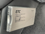 ◆【ETC】有料道路を利用する際に料金所で停止することなく通過できる、ETC車載器(ノンストップ自動料金収受システム機器)が装備されています。セットアップを行うことで利用可能になります。