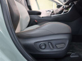 パワーシート搭載。微妙な調整が手軽にでき、ピッタリなポジションで運転することが可能です。