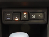 運転席、助手席にシートヒーター付いてます!