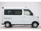 県内13店舗にて常時500台以上ダイハツ車を展示中です。見て、触って、納得のいく一台をぜひ見つけてください。