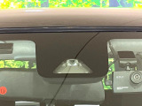 【スマートアシスト】走行中に前方の車両等を認識し、衝突しそうな時は警報とブレーキで衝突回避と被害軽減をアシスト。より安全にドライブをお楽しみいただけます。