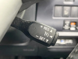 【クルーズコントロール】高速道路もラクラク走行。アクセルを離しても一定速度で走行ができ、長距離運転時の負担を軽減!加速・減速も簡単なスイッチ操作で調整できます。
