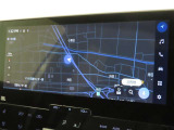 メーカー装着の12.3インチディスプレイオーディオ(コネクティッドナビ対応)を装備しております。