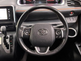 【純正革巻きステアリング】上質な革を使用することで、手にしっかり馴染みとても運転しやすいハンドルです♪