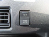 4WDLOCKモードは4WD走行します。4WDAUTOモードは、通常はFR走行ですが路面状態に応じてFRから4WDまで自動的に制御して走行します。