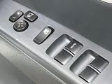 【電動格納ミラー】サイドミラーは電動格納式となっており、狭い駐車場でもキズがつくリスクを抑えられます。