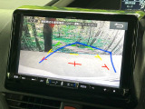 【バックカメラ】駐車時に後方がリアルタイム映像で確認できます。大型商業施設や立体駐車場での駐車時や、夜間のバック時に大活躍!運転スキルに関わらず、今や必須となった装備のひとつです!