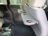 運転席・助手席シートバックテーブル付き