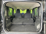 普段のお買い物や通勤、送迎等に十分な荷室スペースを確保しております。セカンドシートを倒すと、大きな荷物の積載も可能です♪