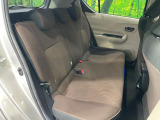コンパクトカーですが、セカンドシートは十分な広さがあり快適にお乗りいただけます♪シートを倒して大きな荷物を積んだりと、用途の幅が広い1台です。