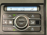 車内空調は&rdquo;AUTOエアコン&rdquo;にお任せ。運転に集中出来ますよ!