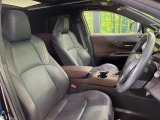 運転席シート廻りは使用感も少なく、良好な状態となっています。前オーナー様が丁寧に使っていたことがよくわかりますね。