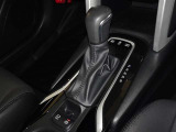 電動パーキングブレーキ・ブレーキホールドを装備してます。ホールド機能は信号待ちが多い一般道で疲労軽減になり、大好評です!