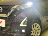 【LEDヘッドライト】悪天候や夜間走行時も良好な視界を確保し安心して運転できる高輝度LEDヘッドライトを装備!点灯速度が早く、消費電力も抑えられています。