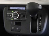 電動パーキングブレーキ・ブレーキホールドを装備してます。ホールド機能は信号待ちが多い一般道で疲労軽減になり、大好評です!