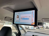 純正フリップダウンモニター付き