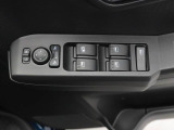 愛知ダイハツではお車をご購入頂いた後が本当のお付き合いのスタートだと思っています。 ですので定期点検や車検もお得なパックをご用意してお客様に頼りにされるダイハツディーラーを目指しています☆