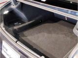 【トランクルーム】十分な容量を確保したトランクルーム。環境へ配慮したスペアタイヤ非搭載のBMW。その分、トランクスペースを有効活用できる様にしてあります。