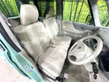 運転席シート廻りは使用感も少なく、良好な状態となっています。丁寧に使われていたことがよくわかりますね。