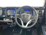 視界性能に優れた設計で安心してドライブをお楽しみいただけます。