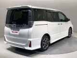 ご納車前にはエンジンオイル・オイルエレメント等を交換して、トヨタディーラーのエンジニアがしっかりと整備をさせていただきます。交換部品などについては、スタッフへお尋ねください。