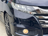【LEDヘッドライト】悪天候や夜間走行時も良好な視界を確保し安心して運転できる高輝度LEDヘッドライトを装備!点灯速度が早く、消費電力も抑えられています。