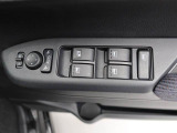 パワーウィンドゥ 運転席ドアスイッチ照明付です。電動格納ミラーも手元でワンモーションで可能です。