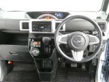 運転席からの視界はこんな感じです☆お気軽にご来店いただき、実際に座って是非お確かめください。ドライバーに寄り添う快適な操作フィールをもたらすステアリングです。