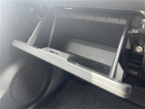 店舗にて現車の確認もいただけますので、お電話で在庫のご確認の上是非ご来店くださいませ。