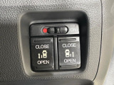 【両側パワースライドドア】スマートキーや運転席のスイッチで後席両側スライドドアの開閉が可能♪電動だから力を入れてドアを開ける必要が無く、小さなお子様でも簡単に開け閉めでき快適です♪