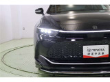 4つのランプに宿る力強い眼差し。4眼LEDヘッドランプです。汚れや積雪を取り除いてくれるヘッドライトウォッシャー付。オートライト、オートハイビームも搭載しているので面倒なヘッドライトの切替えは不要です