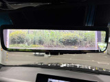 【デジタルインナーミラー】通常ミラーではなくカメラ映像で広報確認ができるデジタルインナーミラーを搭載!荷物があって後方確認ができないときや雨天時などにとても便利です☆
