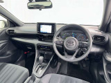 運転席まわりです。 各操作スイッチは使いやすい位置に配置されてます。