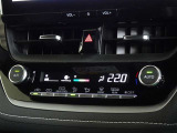 車内を快適に、オートエアコンを装備しています。