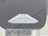 【プリクラッシュセーフティ】前方の車両等を検知し、衝突しそうな時は警報で注意を促し、ブレーキを踏む力をサポート。ブレーキを踏めなかった場合は衝突被害軽減ブレーキが作動、衝突回避をサポートします。