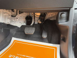 安全に関わるペダル部。ゴムの減り具合や使用感が分かり、丁寧に使われてきたかも見えます。