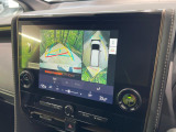 【パノラミックビューモニター】専用のカメラにより、上から見下ろしたような視点で360度クルマの周囲を確認することができます☆死角部分も確認しやすく、狭い場所での切り返しや駐車もスムーズに行えます。
