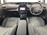 プリウス 1.8 S セーフティ プラス ツートーン E-Four 4WD 4WD ワンオーナー