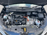 エンジンルームの画像です。店舗にて現車の確認もいただけますので、お電話で在庫のご確認の上是非ご来店くださいませ!!!ワクワクするクルマ選びをご提案します!
