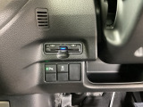 ビルトインタイプの【ETC】で見た目もスッキリ。高速道路の利用にとても便利です。【パーキングセンサー】駐車や出庫時にクルマの前後の障害を検知し、音とディスプレイでお知らせします。