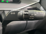 【オートライト】周りの明るさに応じて自動でヘッドライトの点灯・消灯ができる機能です!ライトの付け忘れ・消し忘れなどが無くなり、雨の日や夕方の走行も安心!トンネル通過時も便利ですね♪