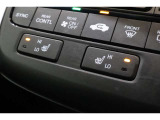 シートヒーター装備付き車!!座席に埋め込まれた電熱線によりシートを暖めることが出来る装備で、温められたシートは、寒い冬には最適です!!