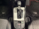 「e:HEV」は、モーター走行を中心にしながら電気エネルギーやエンジン動力を最も効率よく使い分けることができる賢いハイブリッドシステムです。サイドブレーキはスイッチ操作の電子制御パーキングブレーキです