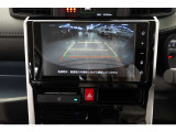 バックモニターがあれば車庫入れ時など、後ろが確認できて安心です。運転に自信がない方にはおすすめの装備です。ただし、バック時目視での確認も忘れずに。