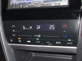 操作部に静電式タッチパネルを採用したフルオート・エアコンディショナー。Honda インターナビ同様、スマートフォン感覚の直感操作を実現しています。