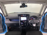 【前方視界】開放的な前方視界!運転がしやすく疲れにくいです♪窓が大きく、見通しがとっても良いおクルマですよ♪