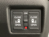 【両側パワースライドドア】両側がパワースライドドアになっており、運転席のスイッチやスマートキーでも開閉が可能です!開口部も広いので乗り降りも楽々♪